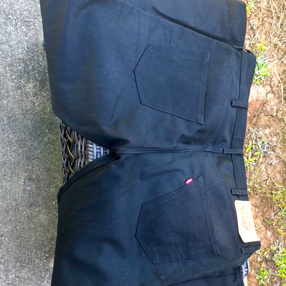 Black Levi’s jeans